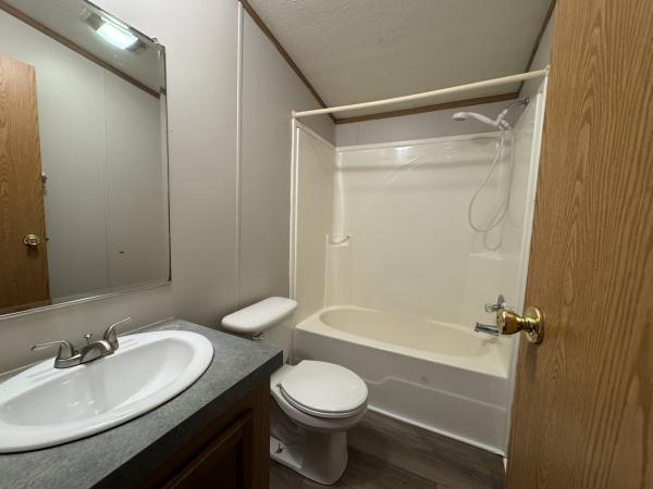 2004 KNT na Mobile Home