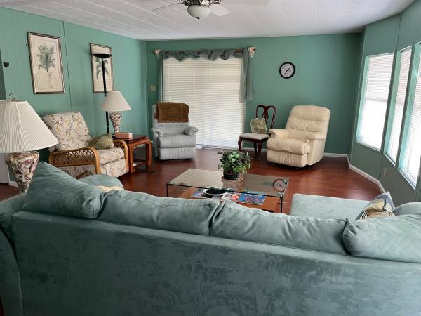 1977 SKYL Double Mobile Home