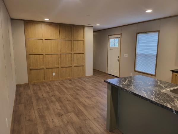 2022 76CEJ16663AH15  Home