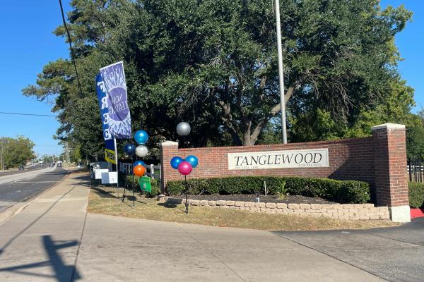 Photo 1 of 2 of home located at 717 Circle Drive Huntsville, TX 77340