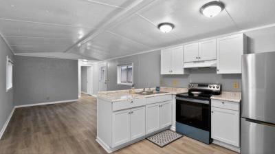 Photo 4 of 20 of home located at 2022 Kennedy Circle NE Keizer, OR 97303