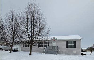 Photo 5 of 20 of home located at 227 Pine Lakes Drive W Lapeer, MI 48446