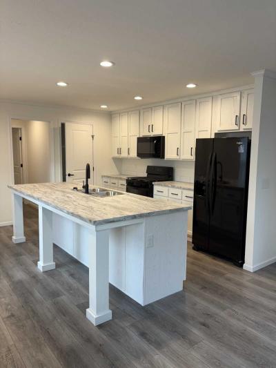 Mobile Home at 2889 Stratford Dr Bay City, MI 48706