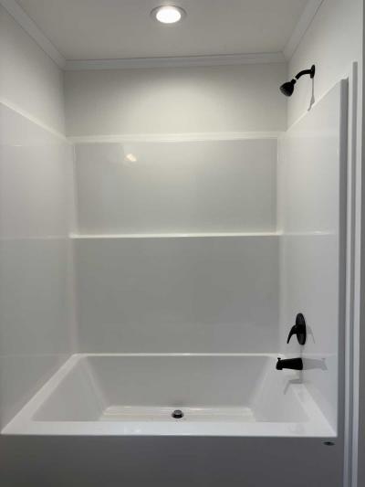 Photo 5 of 6 of home located at 2889 Stratford Dr Bay City, MI 48706