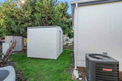 Photo 4 of 32 of home located at 2200 Lancaster Dr SE #5C Salem, OR 97317