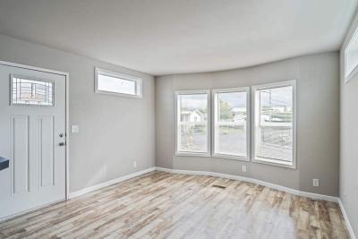 Photo 5 of 31 of home located at 2200 Lancaster Dr SE #18A Salem, OR 97317