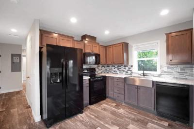 Photo 3 of 32 of home located at 2200 Lancaster Dr SE #9A Salem, OR 97317