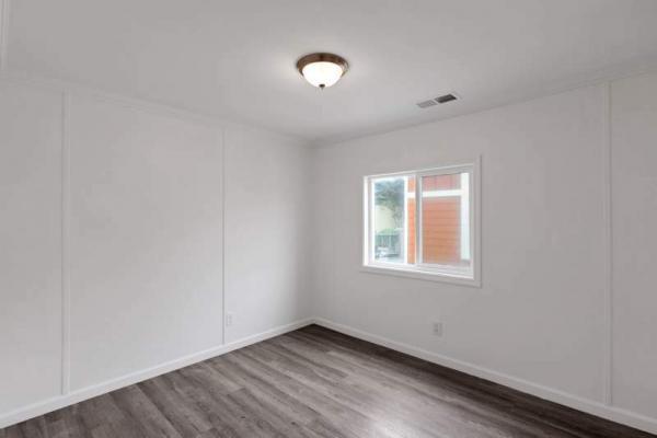 1988 Bay Manufactured Home