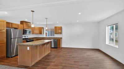 Photo 5 of 34 of home located at 2200 Lancaster Dr. SE #27 Salem, OR 97317