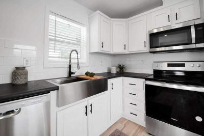 Photo 4 of 25 of home located at 3650 S. Federal Blvd. #8 Rv8 Englewood, CO 80110