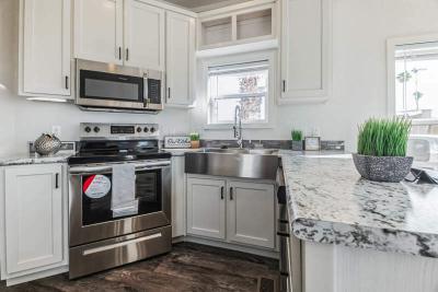 Photo 3 of 43 of home located at 2050 W. Dunlap Ave #E220 Phoenix, AZ 85021