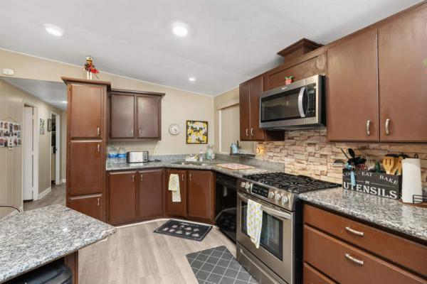 1970 Kaufman&Broad Manufactured Home