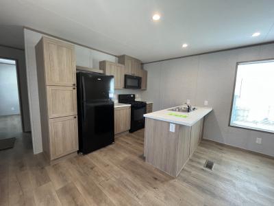 Mobile Home at 40010 N Tothill Cir Sterling Heights, MI 48310