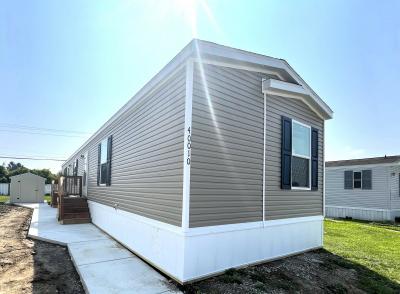 Photo 2 of 9 of home located at 40010 N Tothill Cir Sterling Heights, MI 48310