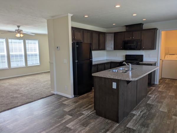 2018 Champion RA2860209 Mobile Home