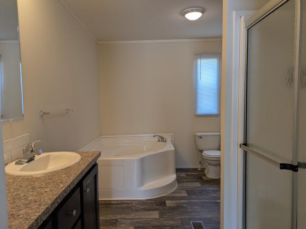 2018 Champion RA2860209 Mobile Home