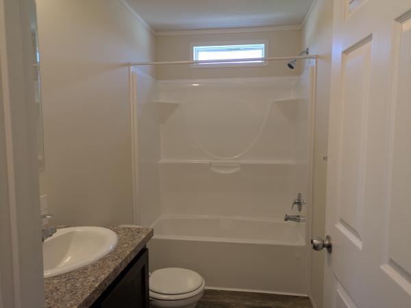 2018 Champion RA2860209 Mobile Home