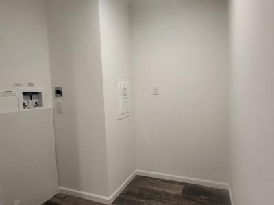 Photo 5 of 21 of home located at 1124 Lake Terrace Elgin, IL 60123