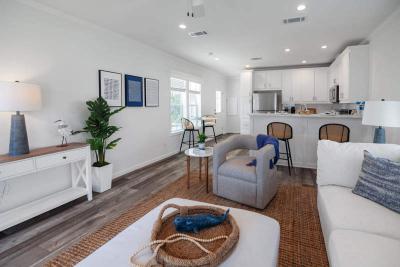 Photo 5 of 36 of home located at 3223 N Lockwood Ridge Rd #8 Sarasota, FL 34234