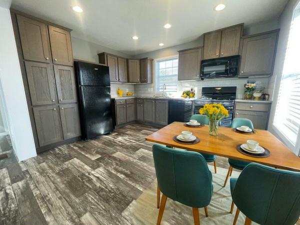 2021 Clayton - Middlebury Mobile Home