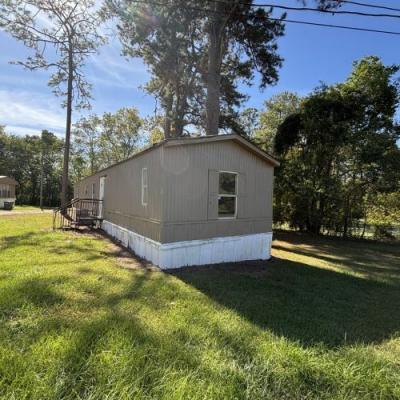 Photo 4 of 22 of home located at 150 English Lane Thomasville, GA 31792