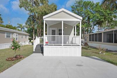 Photo 2 of 8 of home located at 3100 North Road #305 Naples, FL 34104