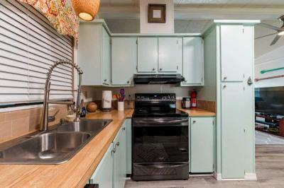 Photo 4 of 36 of home located at 12100 Seminole Blvd. #385 Largo, FL 33778