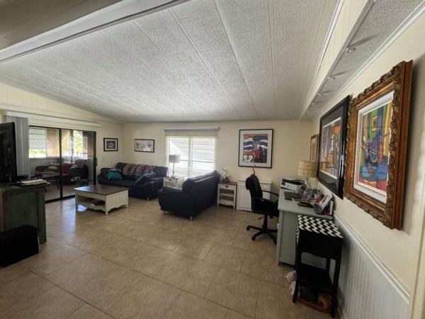 1984 Barrington Manufactured Home