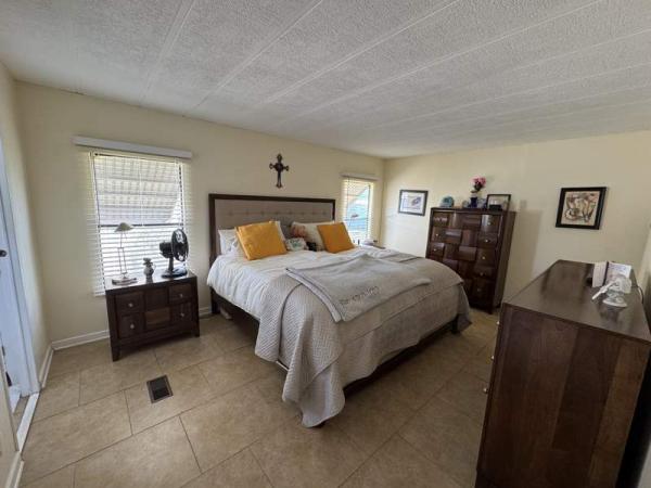 1984 Barrington Manufactured Home