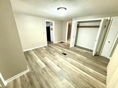 Photo 4 of 15 of home located at 6407 SE 108th Street Lot #16 Belleview, FL 34420