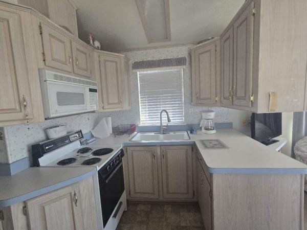1994 GOLD Manufactured Home