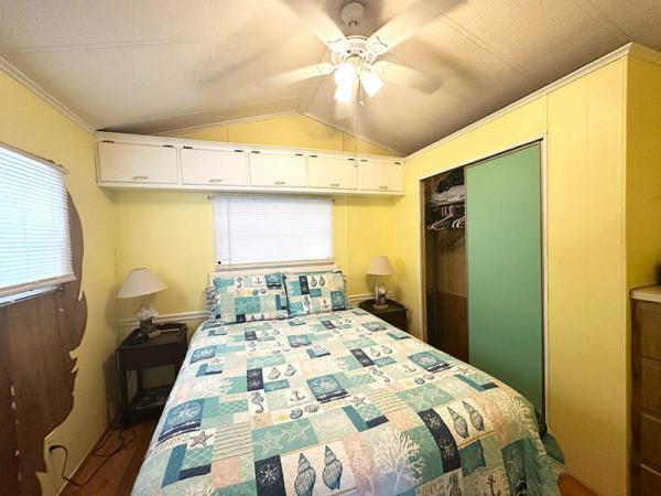 1986 Brentwood Manufactured Home