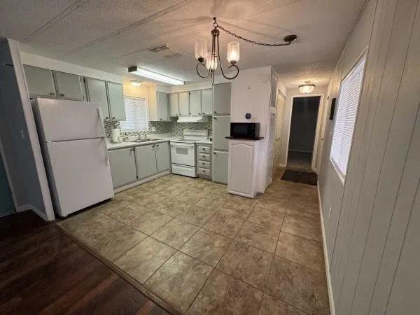 1980 Cavco Manufactured Home