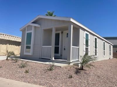 Photo 5 of 8 of home located at 10201 N. 99th Ave. #2 Peoria, AZ 85345