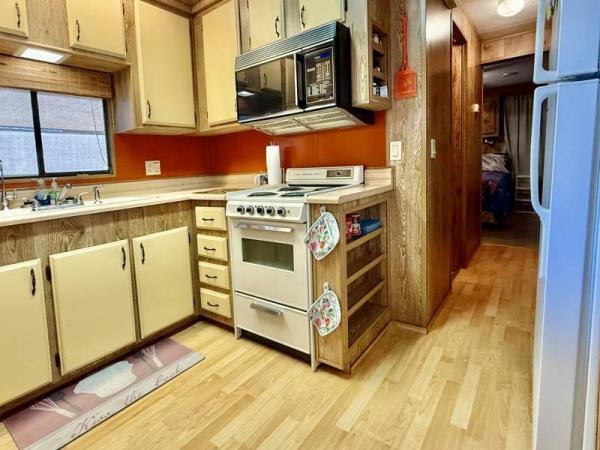 1985 Castle Manufactured Home