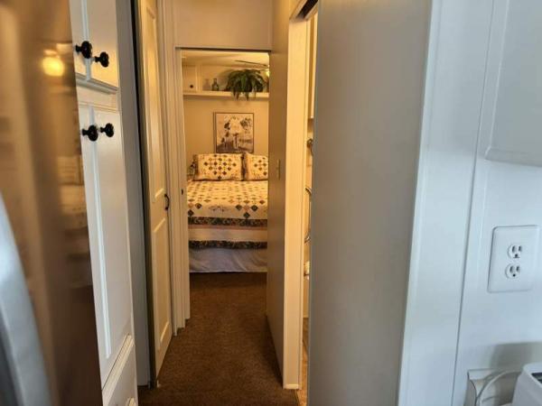 1985 Oaks Manufactured Home