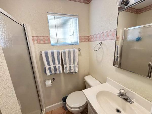 1990 Castle Manufactured Home