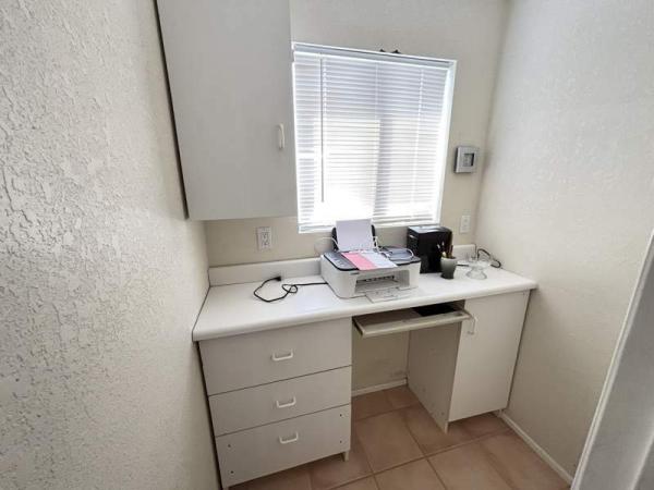 1990 Castle Manufactured Home