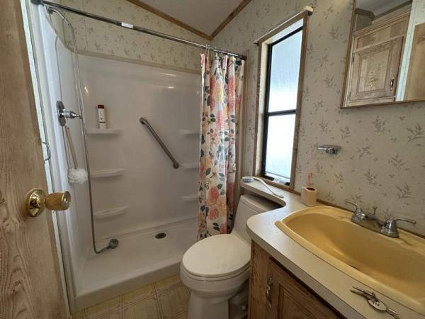 1990 Skyline Manufactured Home