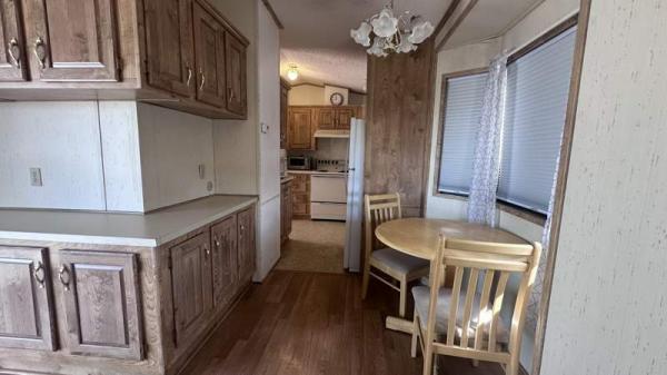 1990 Skyline Manufactured Home
