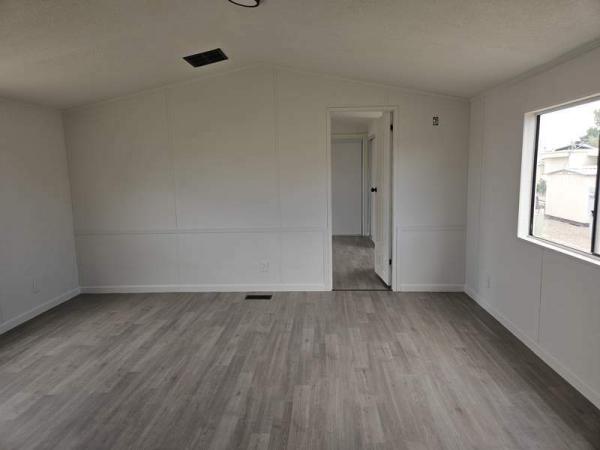 1987 Schult Manufactured Home