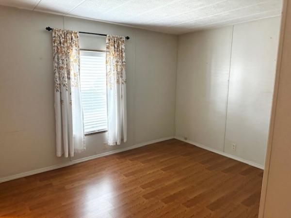 1985 CORO Manufactured Home