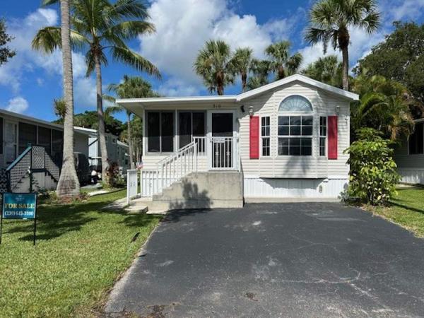 Photo 1 of 2 of home located at 3100 North Road #319 Naples, FL 34104