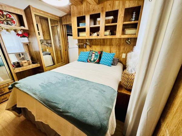 1984 Villa Manufactured Home