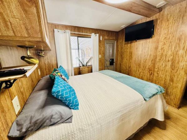 1984 Villa Manufactured Home