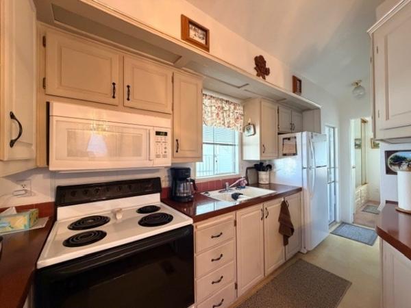 1998 Fleetwood Manufactured Home