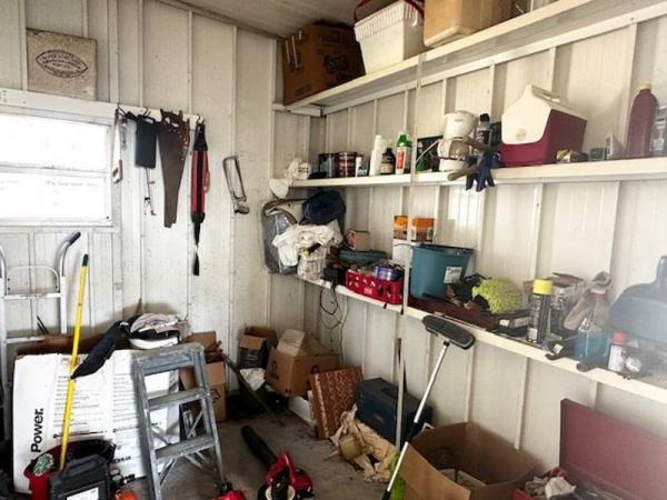 1985 Broo Manufactured Home