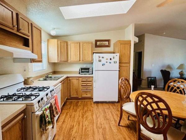 2004 Schult Manufactured Home