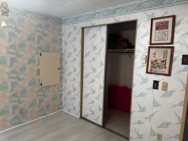 1985 Barrington Manufactured Home