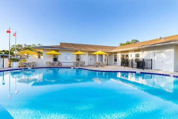 1985 Barrington Manufactured Home